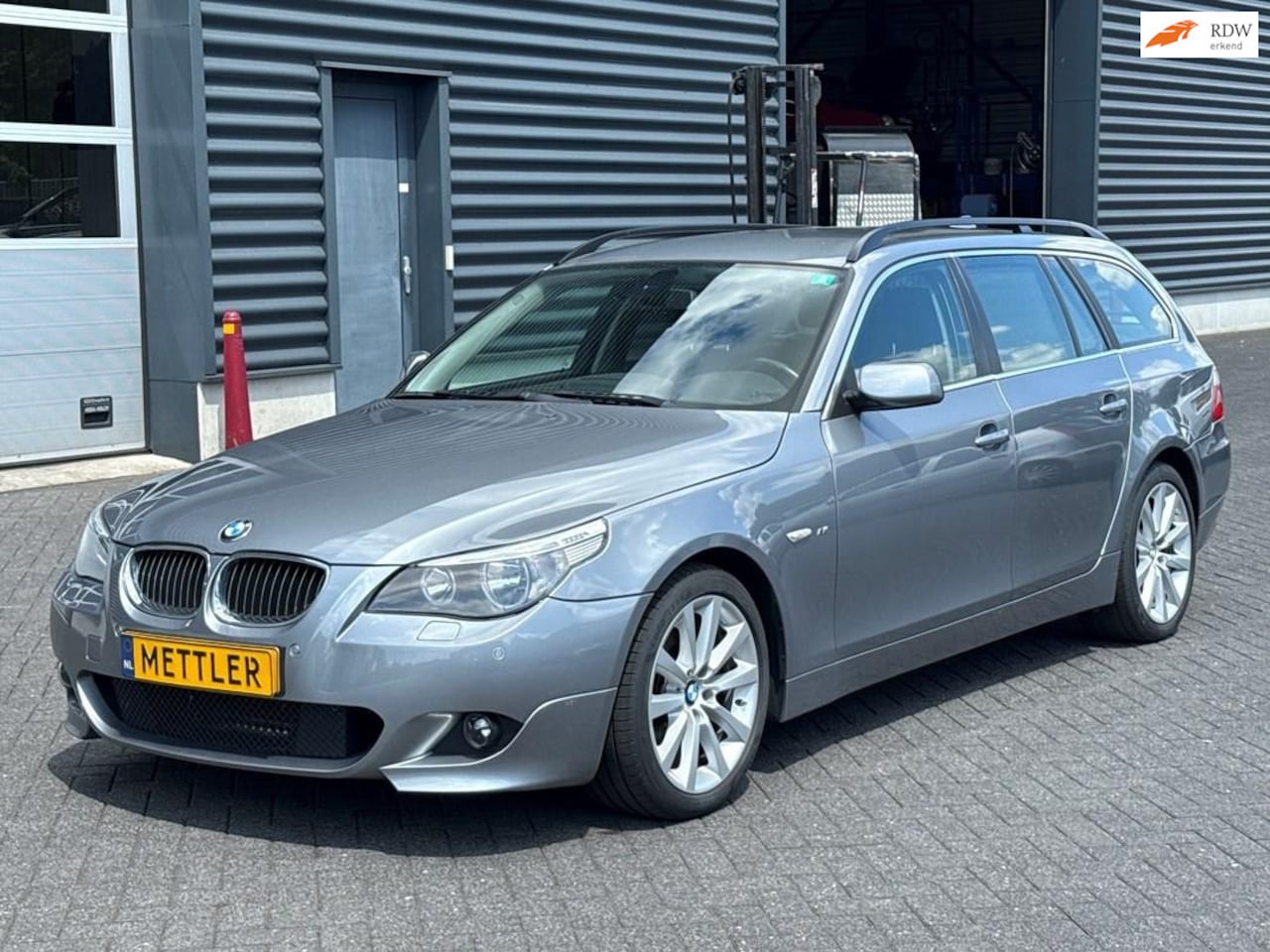 BMW 5-serie Touring - 523i Executive 523i Executive , PDC , Navi , Airco - AutoWereld.nl