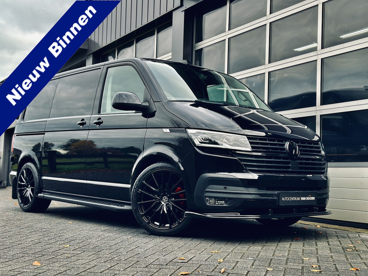 Volkswagen Transporter - 2.0 TDI 150pk | DSG | Black Edition | L1 | Digitaal Display | LED | Adapt Cruise | Trekhaa - AutoWereld.nl