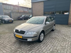 Skoda Octavia Combi - 1.6 Ambiente