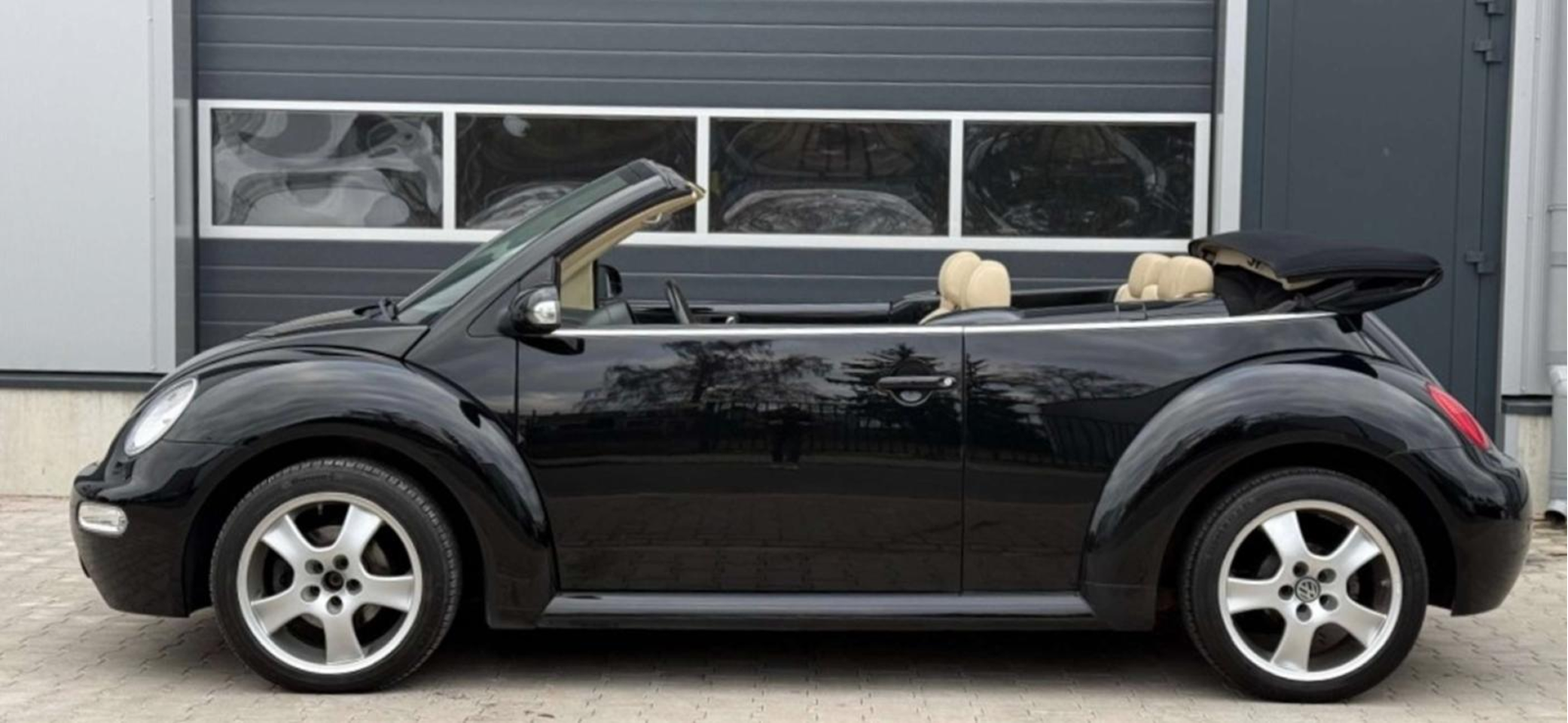 Volkswagen New Beetle Cabriolet - 1.6 Highline - AutoWereld.nl