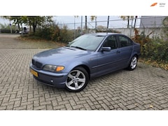 BMW 3-serie - 318i Special Executive motor verbruikt Olie