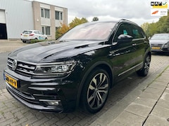 Volkswagen Tiguan - 2.0 TDI 4Motion Highline R line , 240pk, leer , pano, automaat, eerste eigenaar