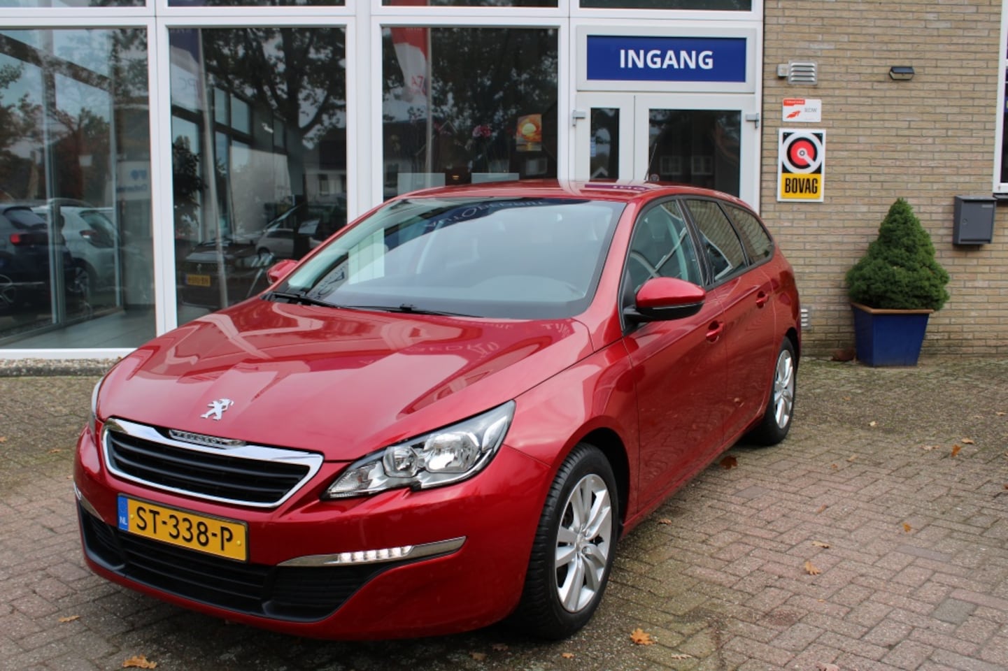 Peugeot 308 SW - 1.2 PureT.Blue L. Pr - AutoWereld.nl