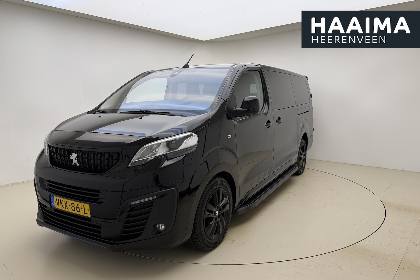 Peugeot Expert - 2.0 BlueHDI Sport DC 180 Pk | Automaat | Leer | Trekhaak | Stoelverwarming | Alarm | Zijde - AutoWereld.nl