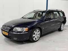 Volvo V70 - 2.5T AWD Summum AUTOMAAT / LEER / XENON