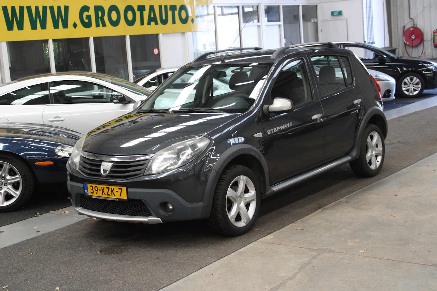 Dacia Sandero Stepway - 1.6 Airco, Stuurbekrachtiging - AutoWereld.nl
