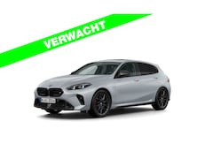 BMW 1-serie - M135 xDrive - M-Sport Pro - Pano - Head-up - Memoryzetels - ACC - Harman Kardon