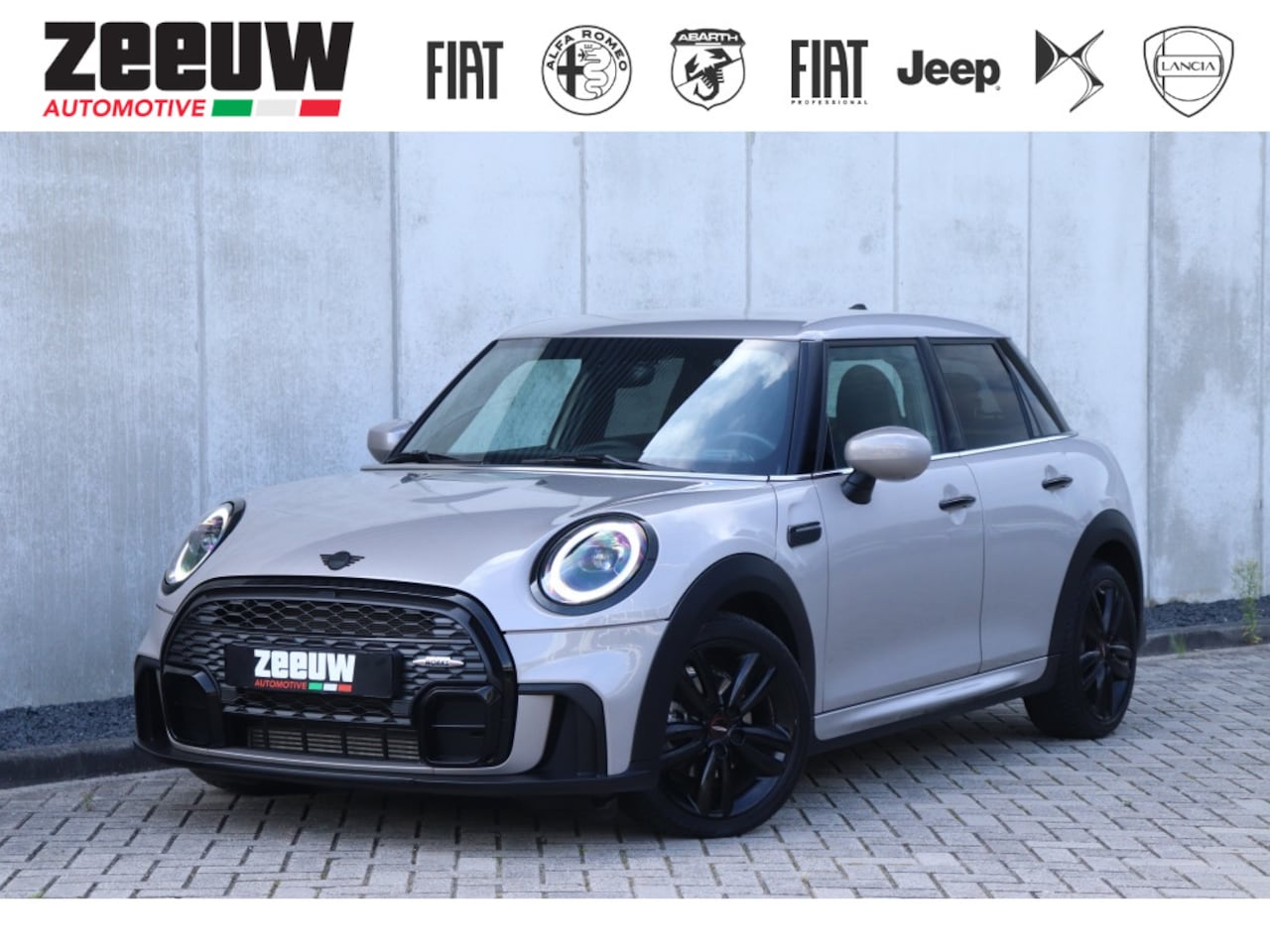 MINI John Cooper Works - Cooper | LED | Navi | Carplay | 5drs | Camera | 17" - AutoWereld.nl