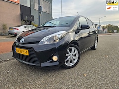 Toyota Yaris - 1.5 Full Hybrid Dynamic GARANTIE Glazen dak Navigatie Keyless Entry