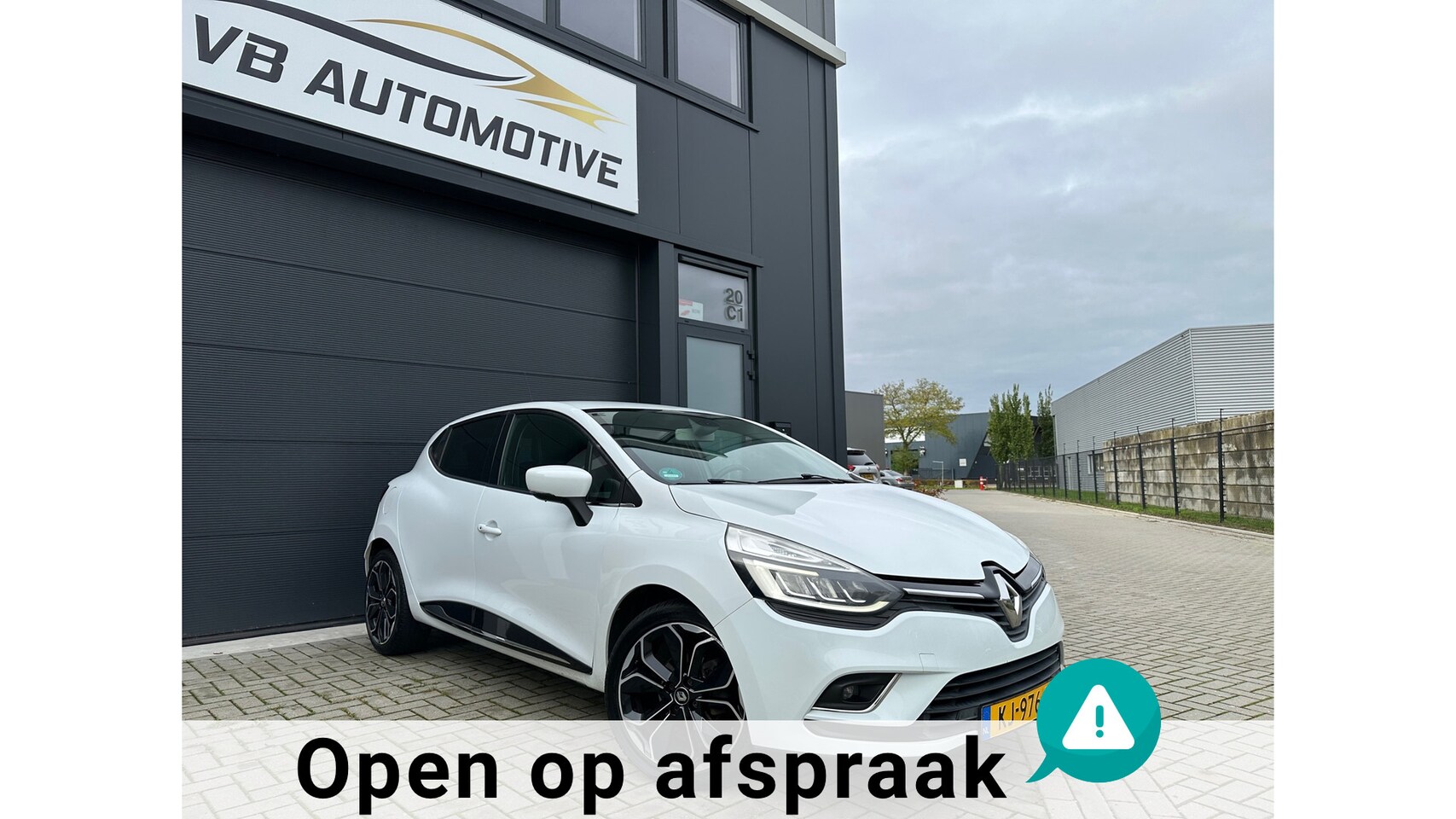 Renault Clio - 1.2 TCe Intens | LED | BOSS | KEYLESS | LEER | NAVI | APK & Service Nieuw - AutoWereld.nl