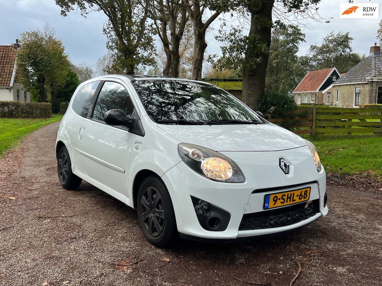 Renault Twingo - 1.2-16V Dynamique | Pano + Night & Day Nu € 1.250,-!!! - AutoWereld.nl