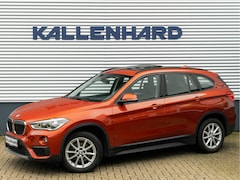 BMW X1 - sDrive18i - Pano - Trekhaak - Navi Plus - LED