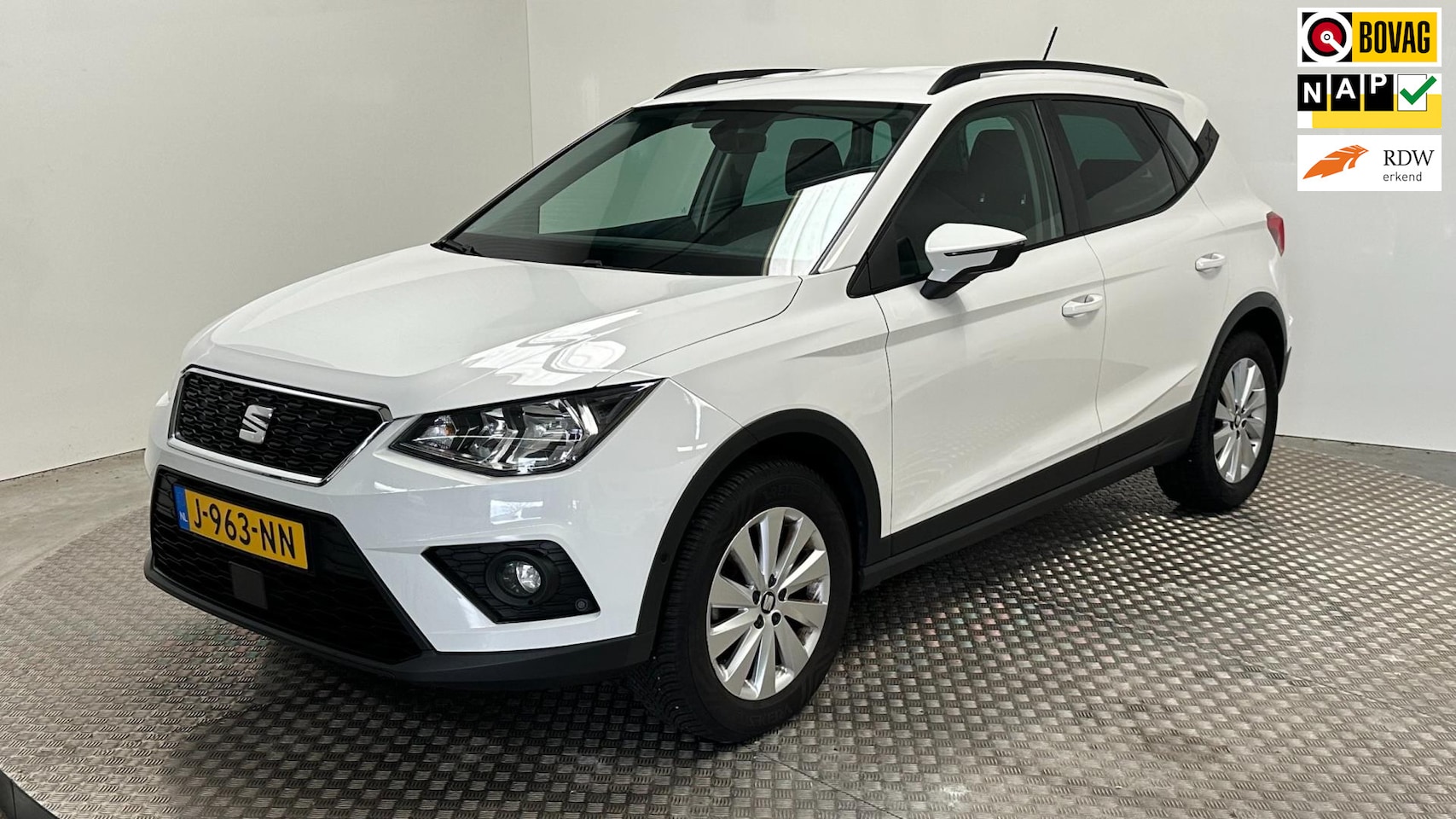 SEAT Arona - 1.0 TSI Style Business Intense benzine navigatie parkeersensoren carplay android airco cru - AutoWereld.nl