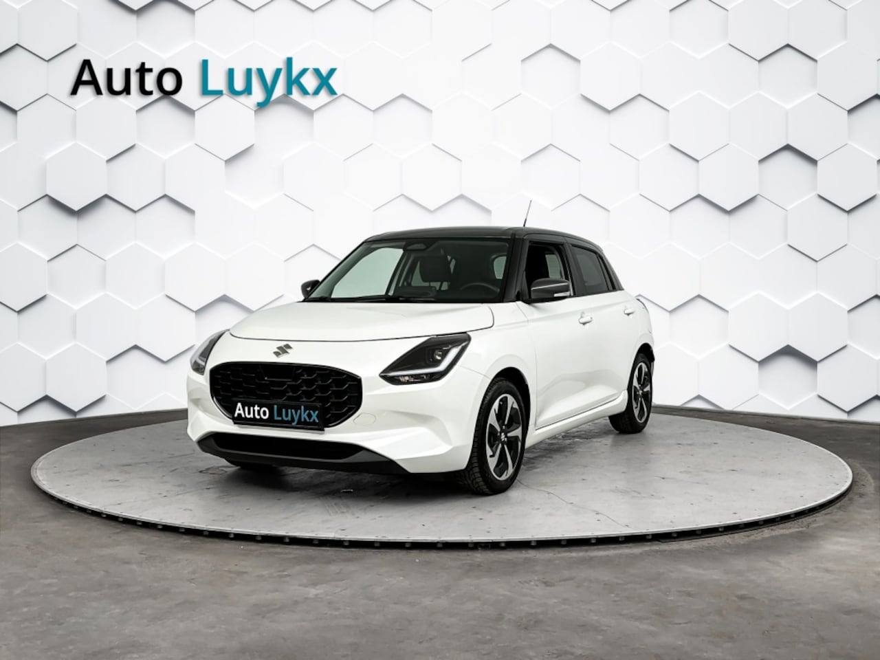 Suzuki Swift - 1.2 Style Smart Hybrid Automaat | Navigatie | Apple Carplay/Android Auto | Adaptieve Cruis - AutoWereld.nl