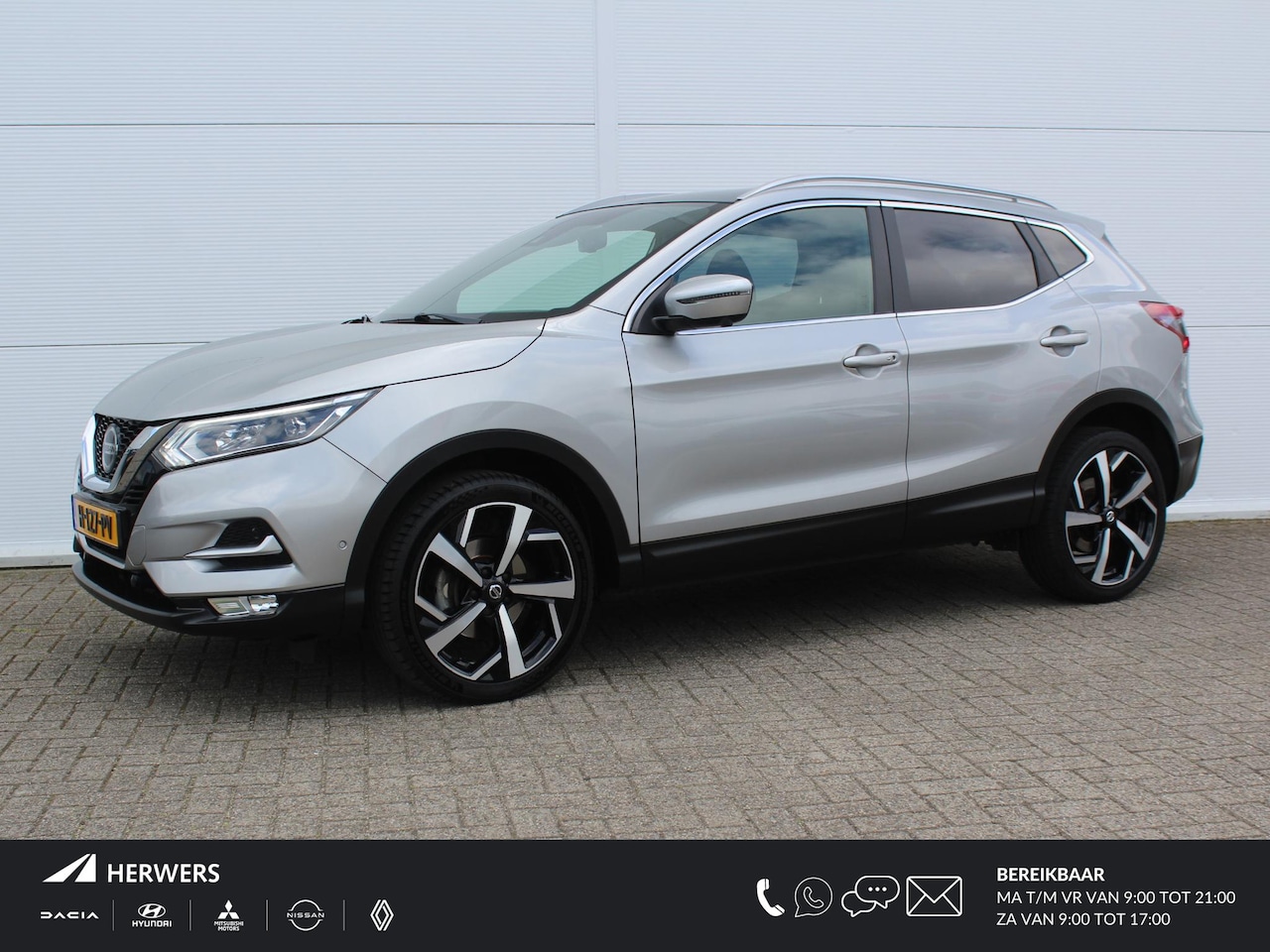Nissan Qashqai - 1.3 DIG-T 140 Tekna + / Panoramadak / Bose / Lederen Bekleding / Navigatie + Apple Carplay - AutoWereld.nl