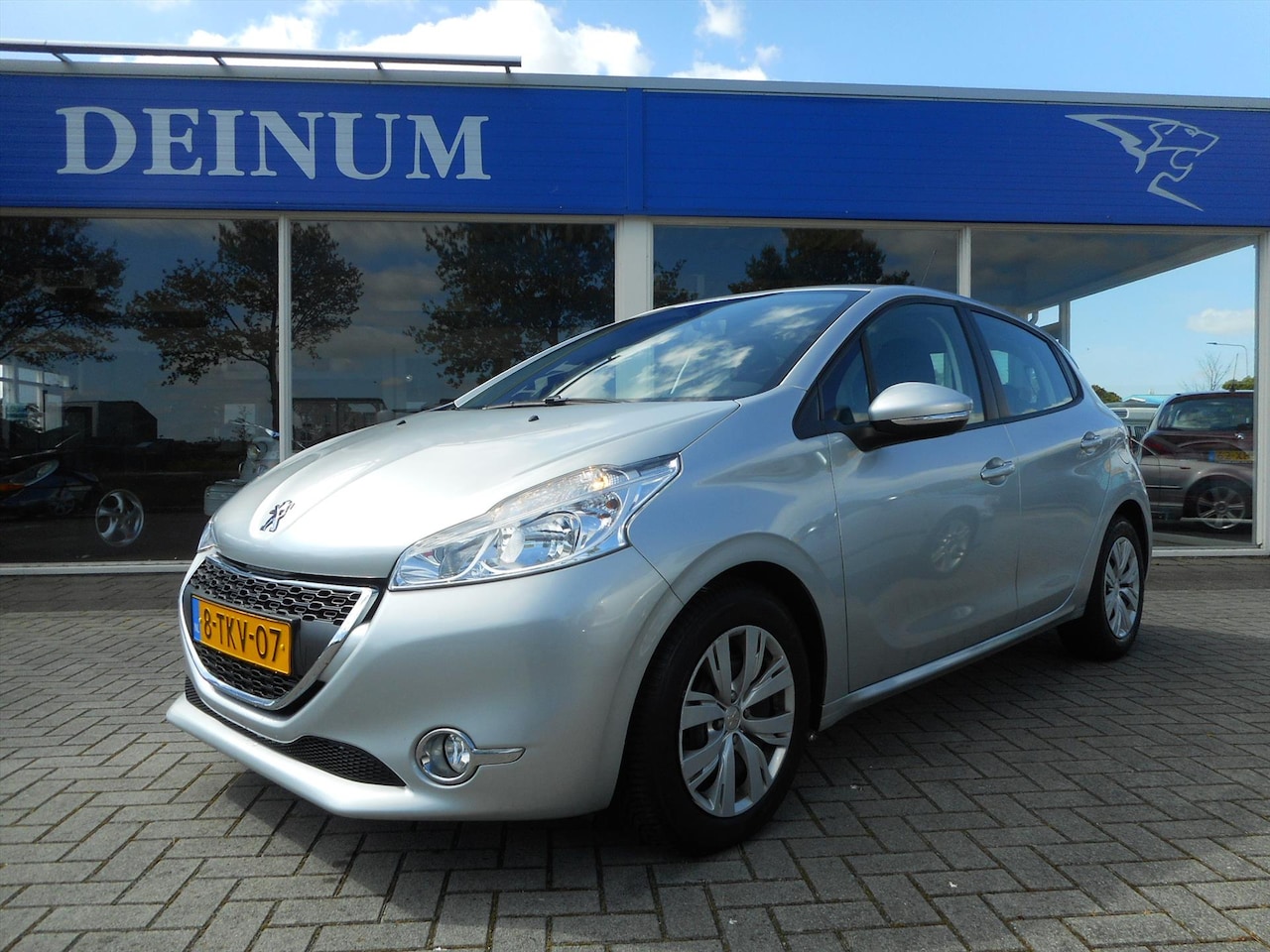 Peugeot 208 - 1.6 e-HDi 92PK 5D Navi/Airco - AutoWereld.nl