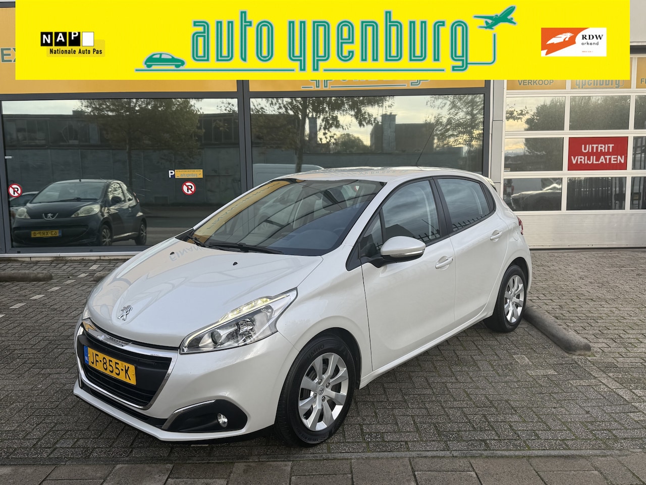 Peugeot 208 - 1.2 PureTech Blue Lion * Full Map Navigatie * PDC Achter * Cruisecontroll * - AutoWereld.nl