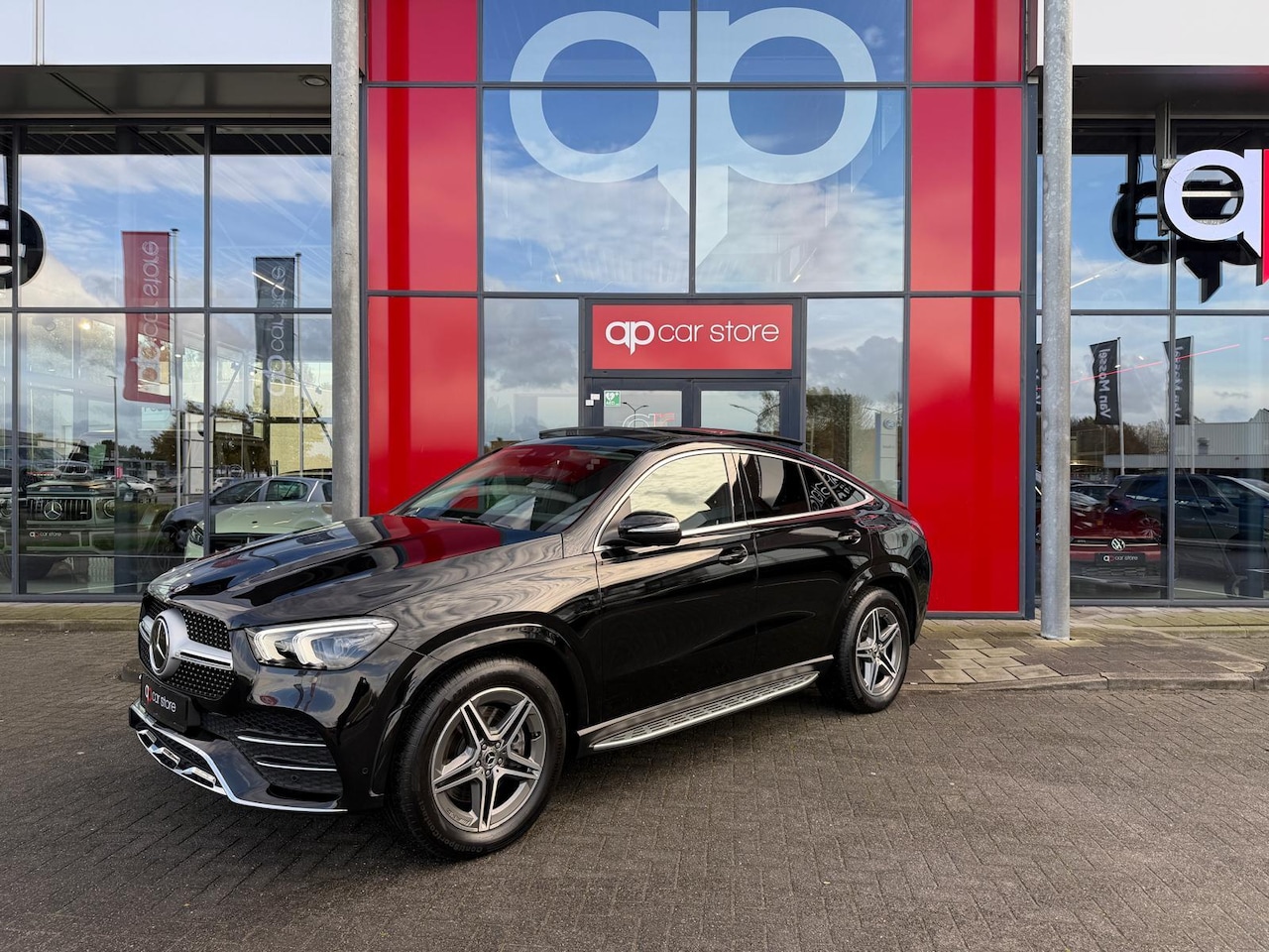 Mercedes-Benz GLE-Klasse Coupé - 350 e 4MATIC AMG Line / Panoramadak / 360 camera / Distronic Cruise Control - AutoWereld.nl