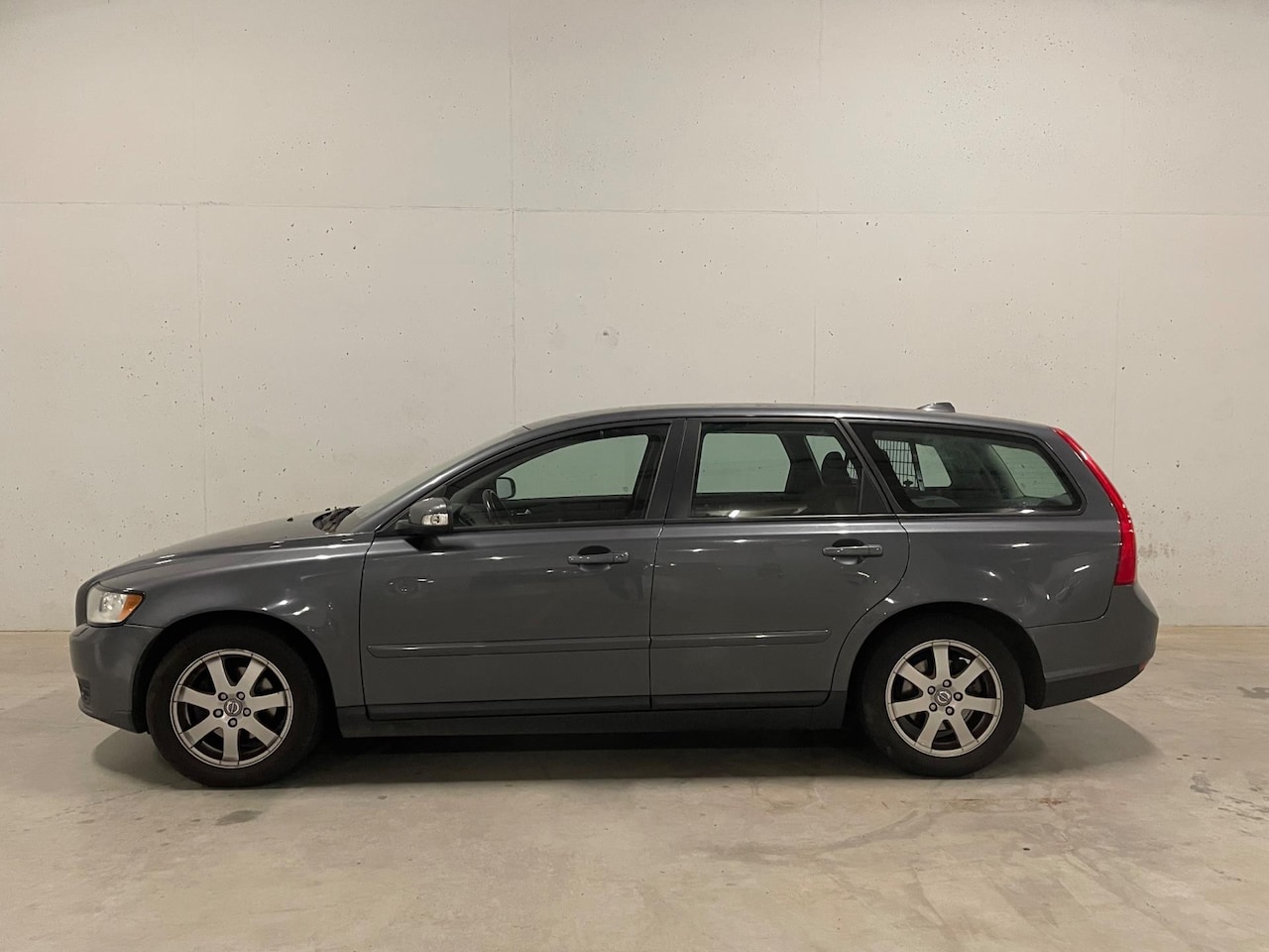 Volvo V50 - 1.8 Kinetic Airco Cruise C. APK NAP - AutoWereld.nl