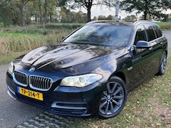 BMW 5-serie Touring - 520D HIGH EXECUTIVE / PANO / LEDER / TREKHAAK