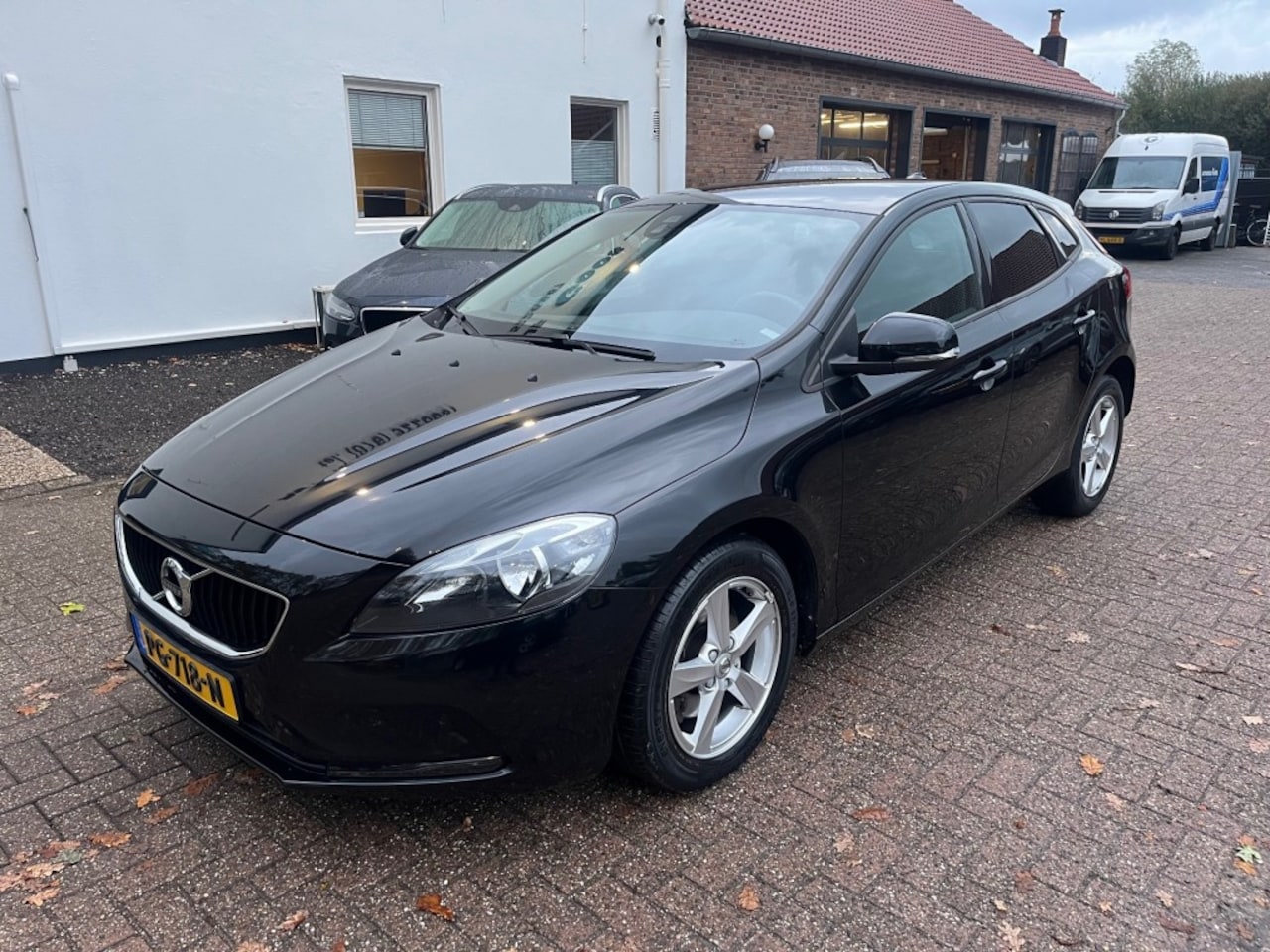 Volvo V40 - 2.0 T2 Nordic Stoelverwarming PDC - AutoWereld.nl