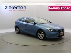 Volvo V40 - 1.6 T2 Momentum - Navi, Camera, Half Leer, PDC