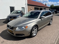 Volvo V70 - 2.5T Momentum Automaat Xenon Stoelverwarming Trekhaak