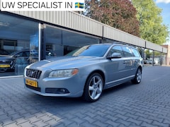 Volvo V70 - 2.5T Momentum Origineel NL Leer PDC Electrische achterklep Regensensor 18 inch Clima Cruis
