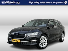 Skoda Octavia Combi - 1.5 TSI MHEV Business Edition / Digitaal dashboard / Zwenkbare trekhaak / App connect / Ca