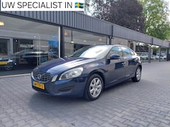 Volvo S60 - 1.6 DRIVe 163.000KM inclusief BTW Origineel NL Navigatie Clima Telefoon PDC 16 Inch Juli 2