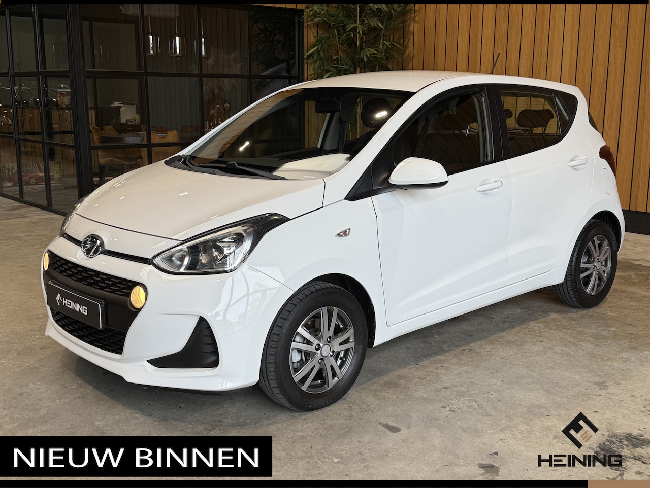 Hyundai i10 - 1.0i Comfort 5p. Automaat. Airco. 27700 km !!! - AutoWereld.nl