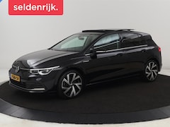 Volkswagen Golf - 1.5 eTSI Style | Panoramadak | Stoelverwarming | Trekhaak | Massage | Matrix LED | Camera