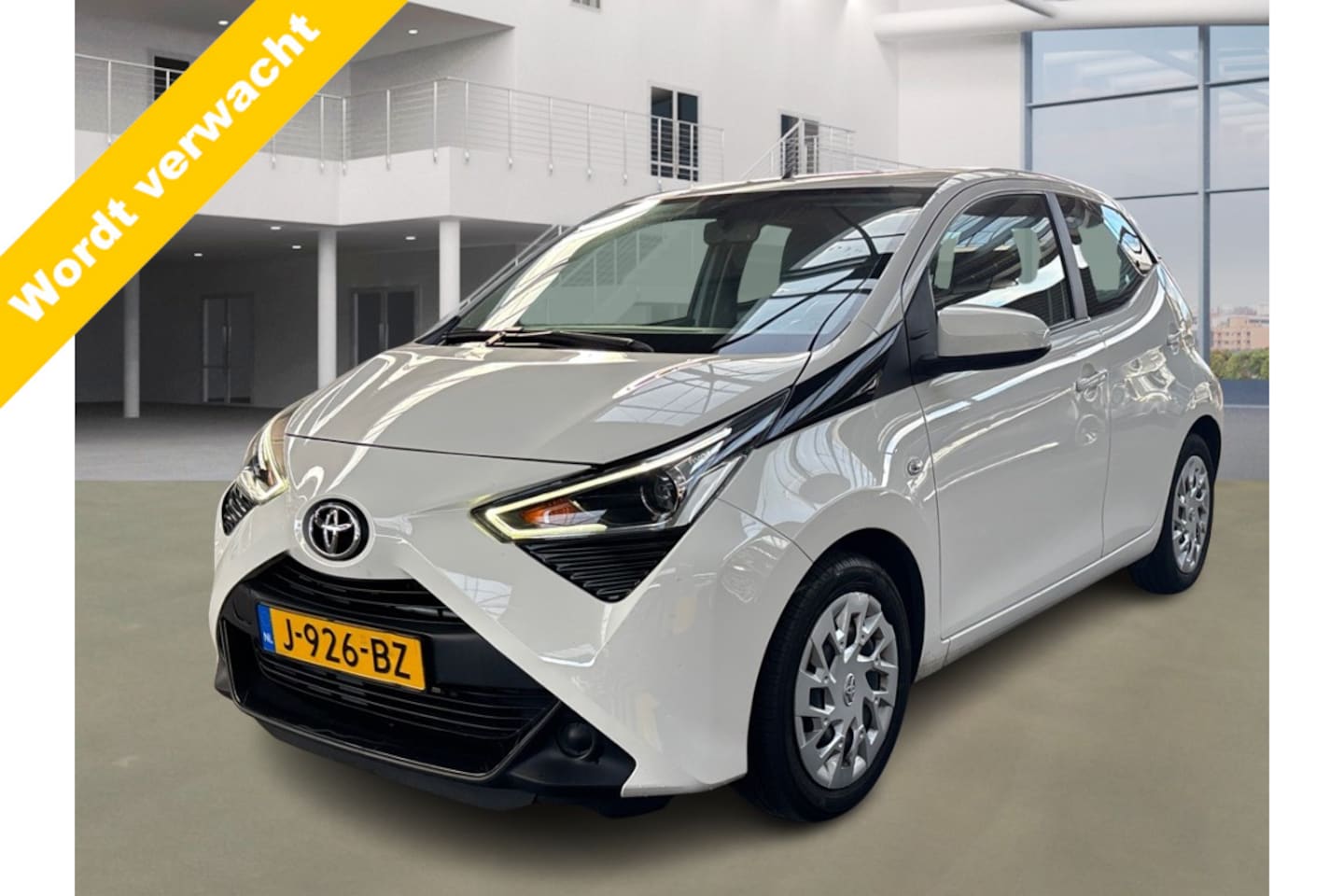 Toyota Aygo - 1.0 VVT-i x-play 1.0 VVT-i x-play, 1e Eig! Camera! Carplay! VERWACHT! - AutoWereld.nl