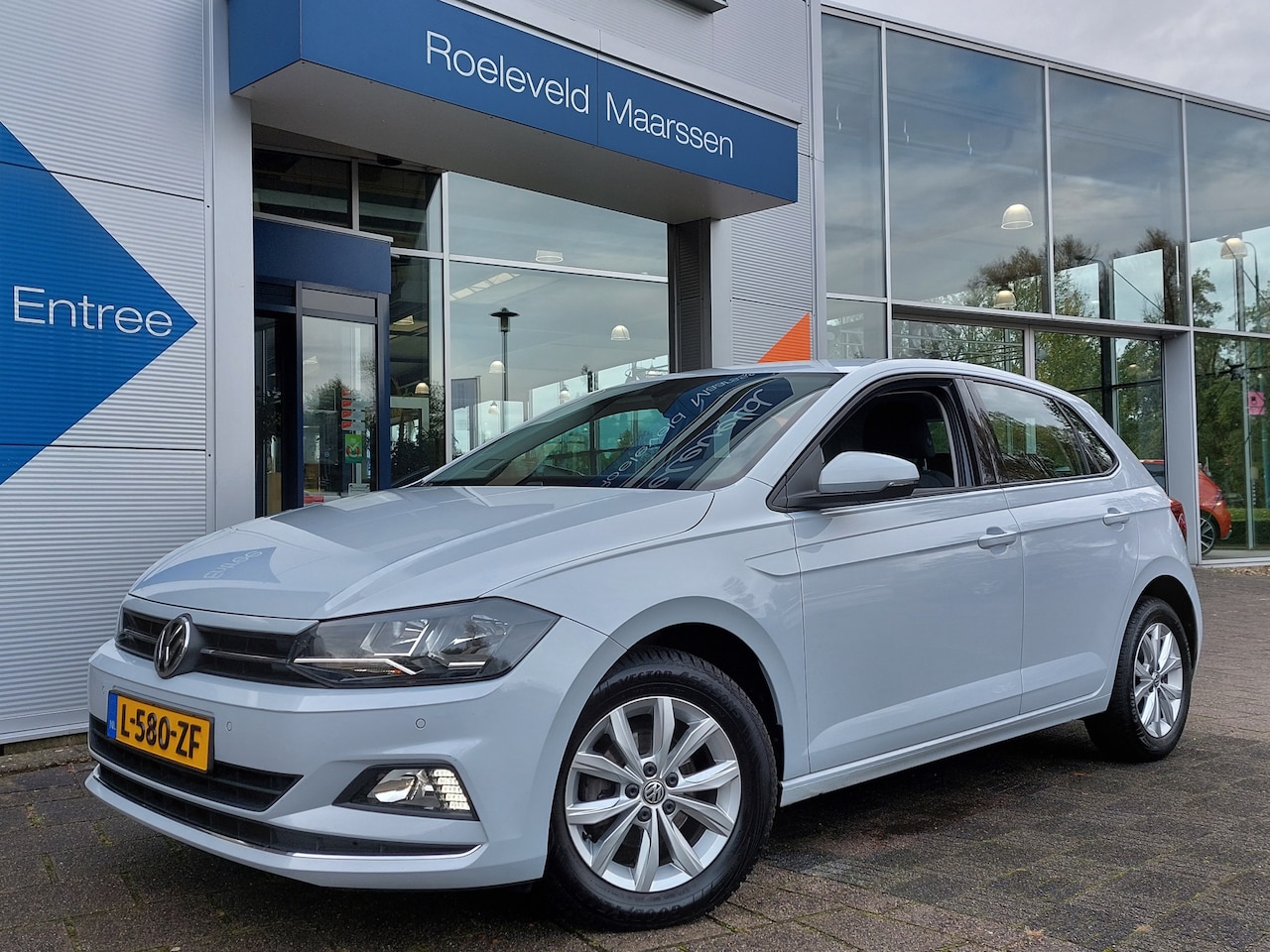 Volkswagen Polo - 1.0 TSI 96pk DSG Highline Executive 5-Deurs | Navi | Apple Carkit+Android Auto | Clima | A - AutoWereld.nl
