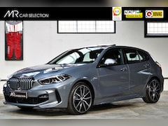 BMW 1-serie - 120i Business Edition | M-Sport | Panoramadak | 19 inch | Trekhaak | NL auto | BTW |