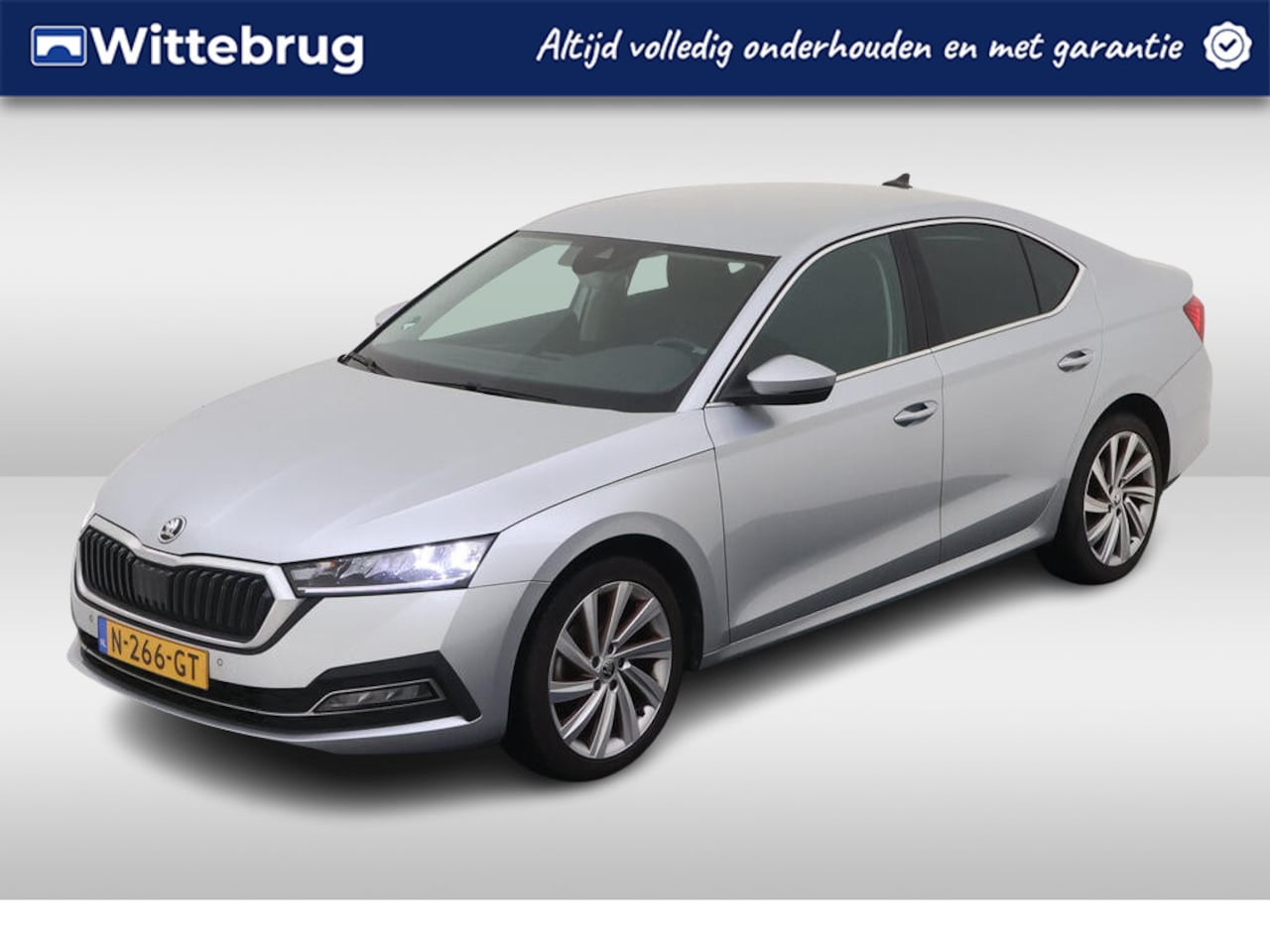 Skoda Octavia - 1.0 TSI 110pk Business Edition / Navi / LM 18'' / App-Connect / Parkeersensoren / Elekt. a - AutoWereld.nl