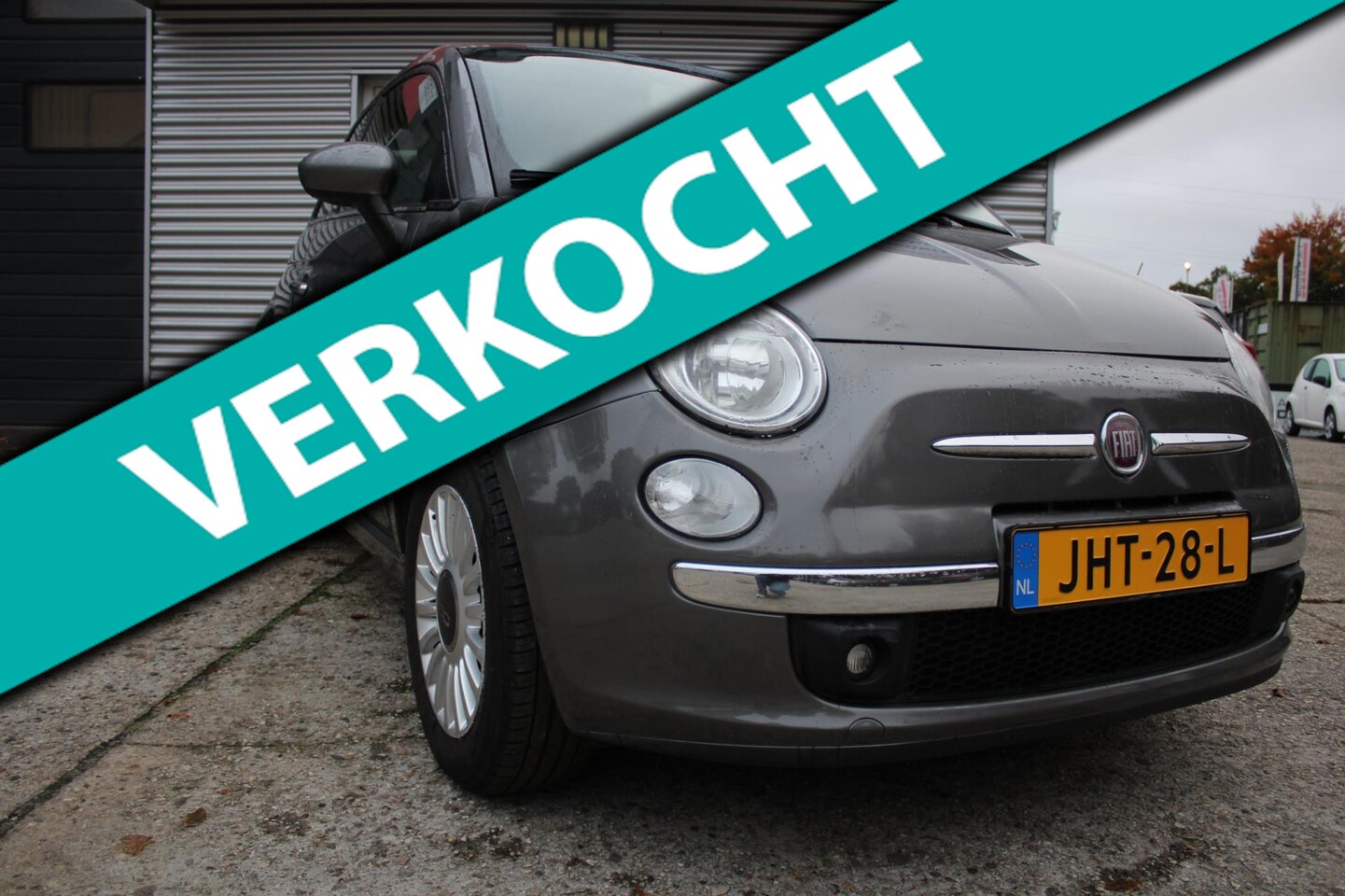 Fiat 500 - 1.2 Lounge nette zuinige auto, boekjes, airco, panoramadak, car-play, multi-media, lm- vel - AutoWereld.nl