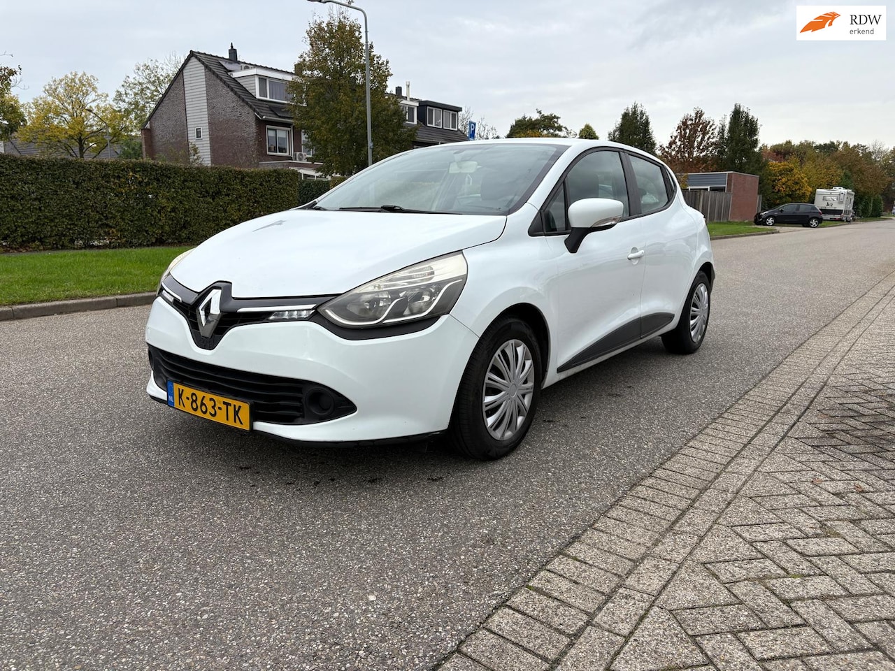 Renault Clio Estate - 1.2-16V Authentique BJ 2013* Airco*APK 26-08-2026* 1E eigenaar* Boekjes aanwezig - AutoWereld.nl