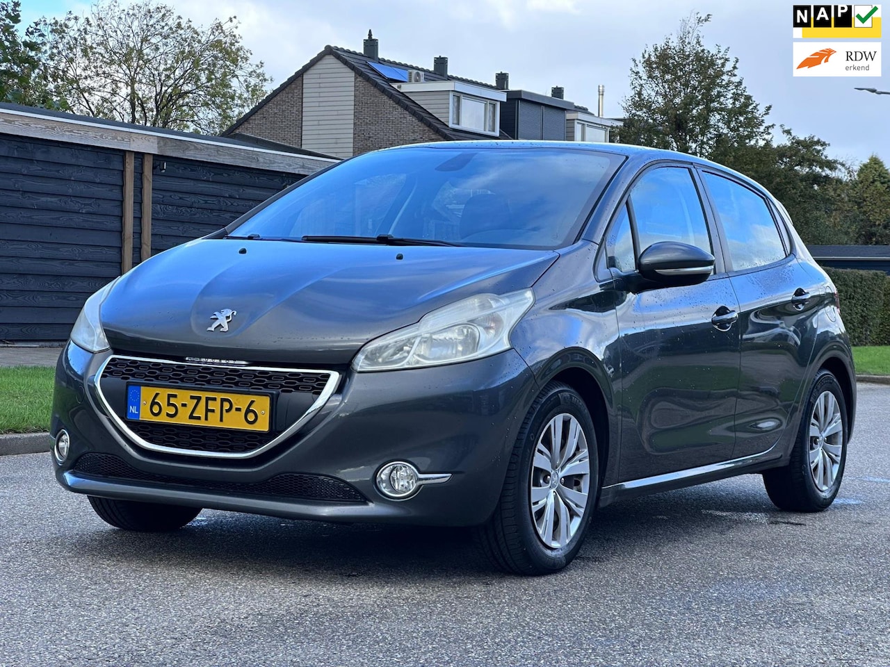 Peugeot 208 - 1.2 VTi Envy 1e Eigenaar*5DR*Navigatie*Cruise*Clima*NAP*Parkeersensoren*Distributie VV* - AutoWereld.nl
