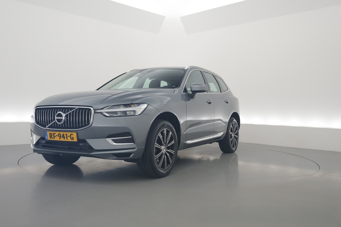 Volvo XC60 - 2.0 T5 AWD Inscription | Luchtvering | ACC | Trekhaak | Blis | Camera | Leer | - AutoWereld.nl