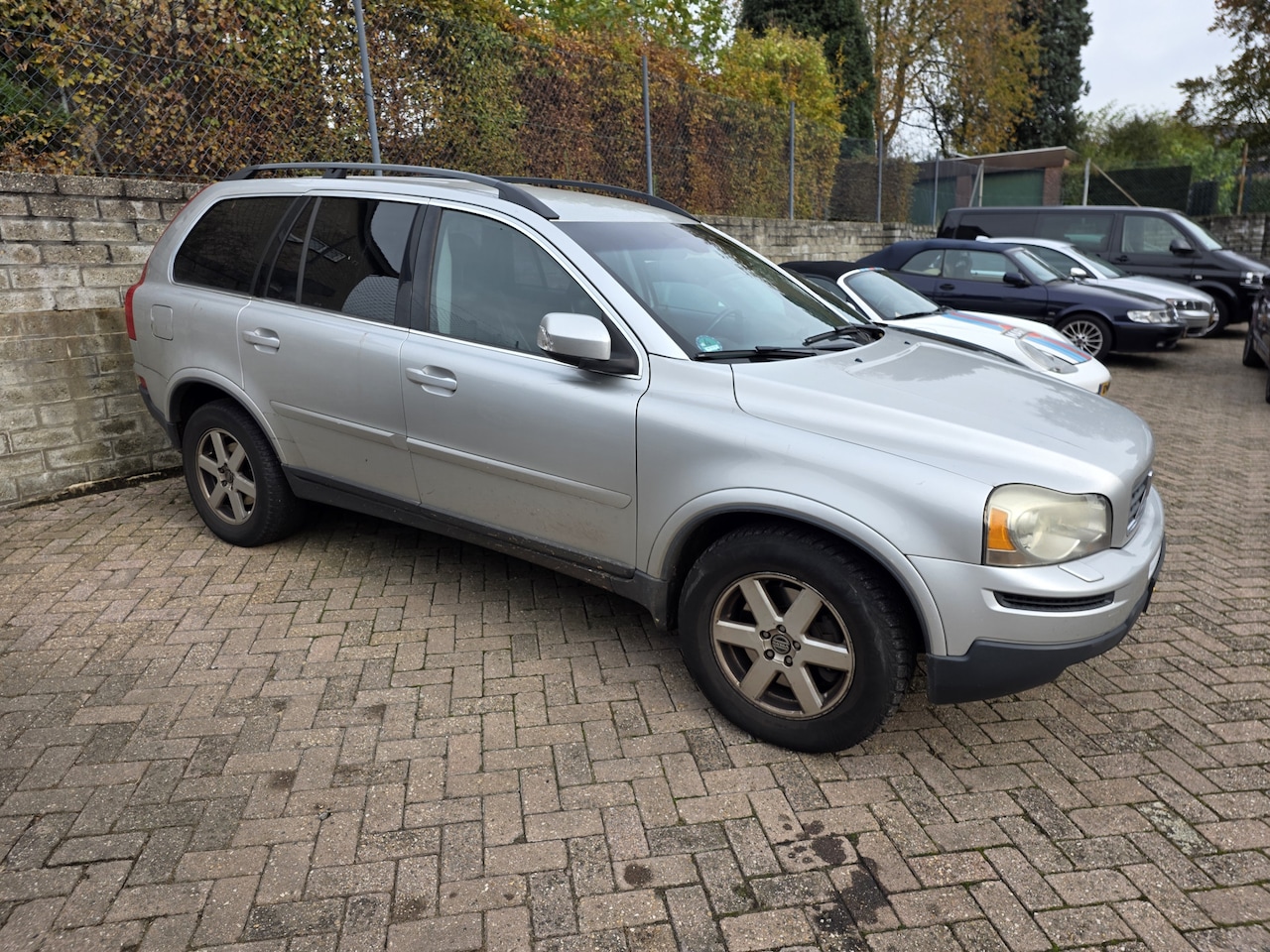 Volvo XC90 - 2.4 D5 Momentum 5p. Drives and runs great - AutoWereld.nl
