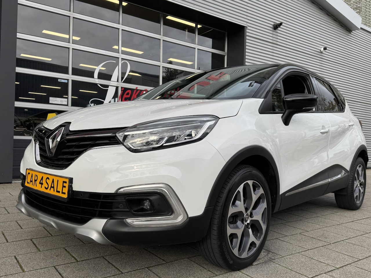 Renault Captur - 0.9 TCe Intens - Navigatie I Airco I PDC I LED I Sport velgen I Dealer onderhouden - AutoWereld.nl