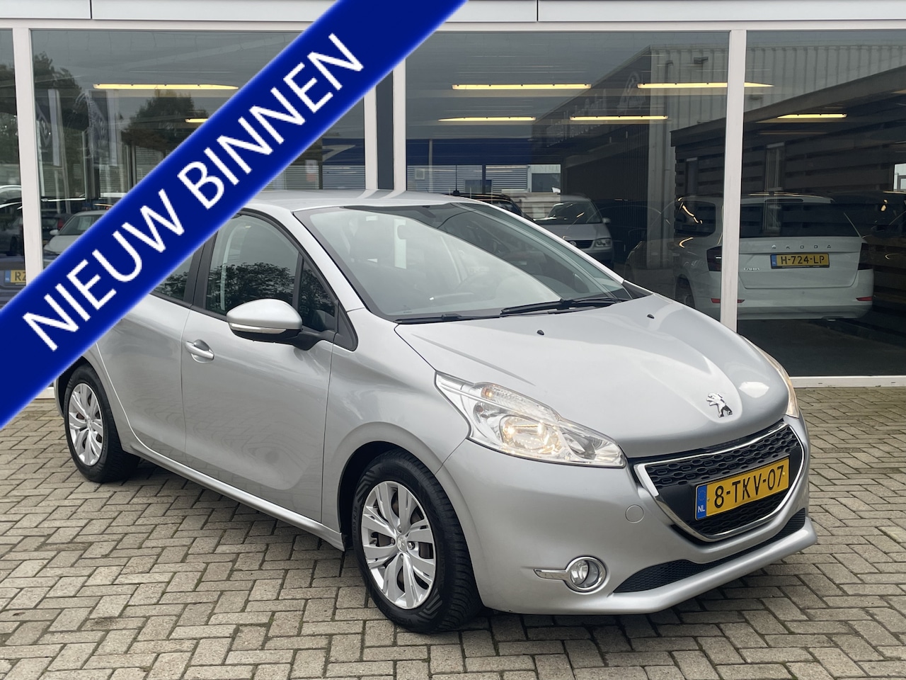 Peugeot 208 - 1.6 e-HDi Blue Lease Airco / Navi / Trekhaak - AutoWereld.nl