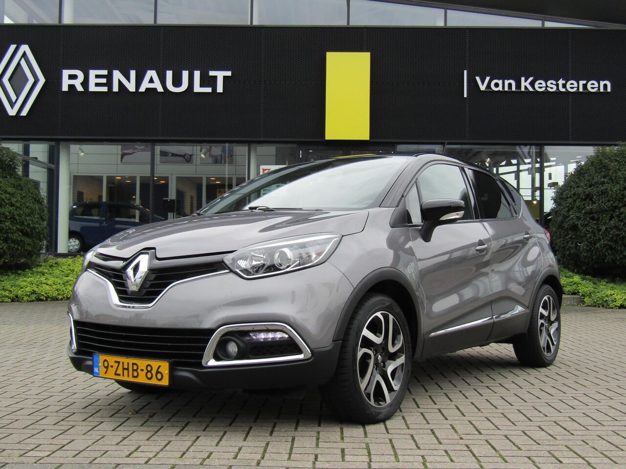 Renault Captur - TCe 90PK Dynamique / 1e eigenaar / Trekhaak / Navigatie / Camera - AutoWereld.nl