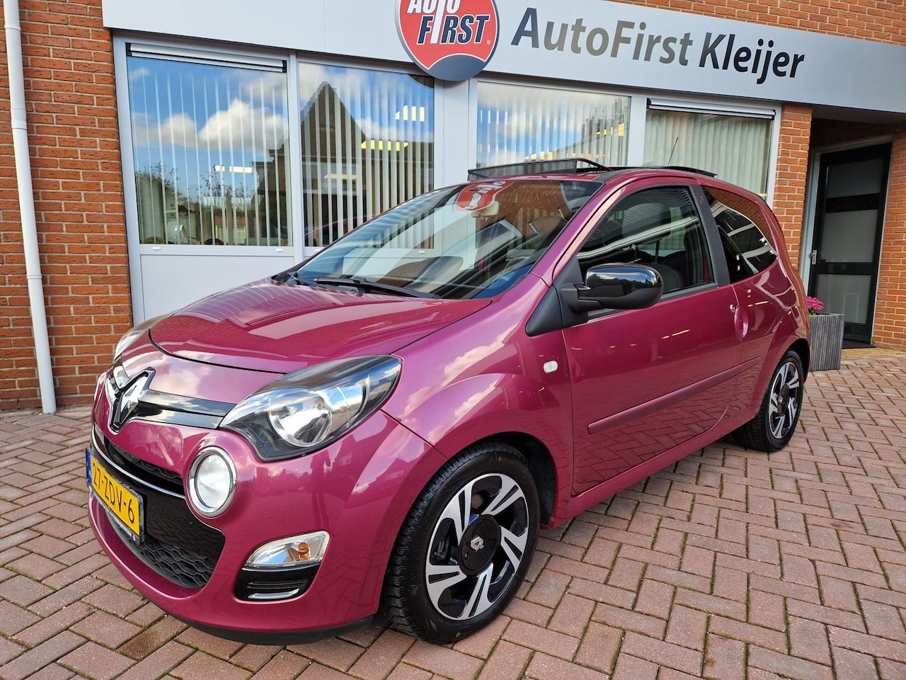 Renault Twingo - 1.2 55KW/75PK Dynamique Schuifdak/Panodak - AutoWereld.nl