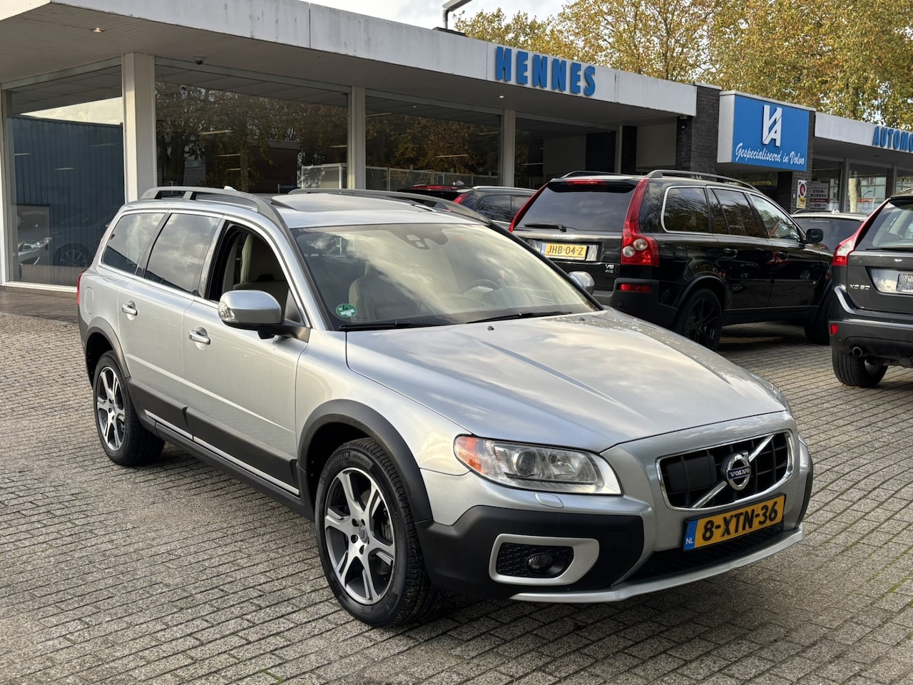 Volvo XC70 - 3.0 T6 AWD Summum ACC Keyless schuifdak Standkachel On call - AutoWereld.nl