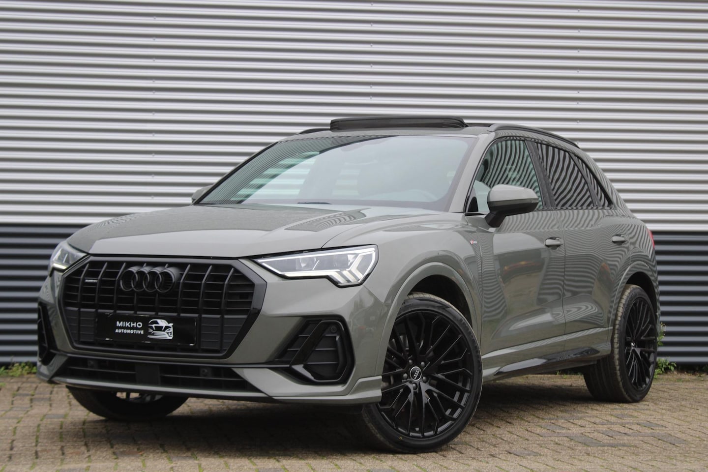 Audi Q3 - 40 TFSI quattro | 3x S-Line | Panoramadak | Trekhaak | Camera | Black optik | Dode hoek | - AutoWereld.nl