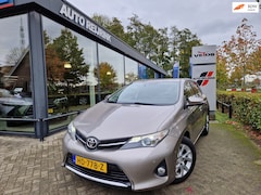 Toyota Auris - 1.6 Dynamic/TREKHAAK/NAVI/LMV/KEYLESS/STOELVERWARMING