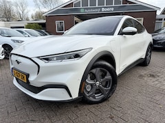 Ford Mustang Mach-E - RWD 75 kWh Panoramadak, Leer, Trekhaak, 360 camera