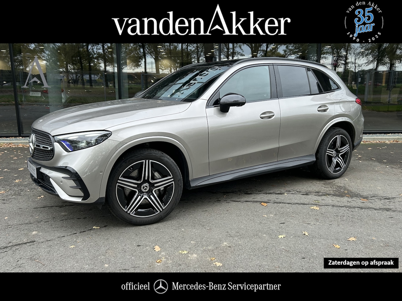 Mercedes-Benz GLC-klasse - // 300e AMG 4Matic // Trekhaak // Distronic // Panoramadak // 360 Camera // Memory // Nigh - AutoWereld.nl
